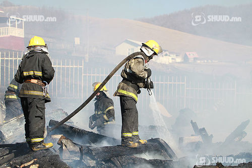 Эзэмшил тодорхойгүй байшинд гал гарч нэр хаяг тодорхойгүй иргэн нас баржээ